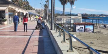 IU Estepona acusa a García Urbano de «destrozar el Paseo Marítimo»
