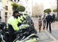 Marbella moderniza la flota de la Policía Local con 14 vehículos y 12 motos híbridos