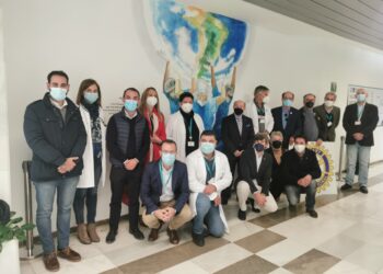 El hall del Hospital Costa del Sol luce un mural homenaje al personal sanitario por su labor de la pandemia