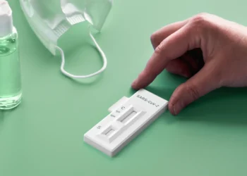 Las farmacias de la Costa del Sol, al límite ante la escasez de test de antígenos