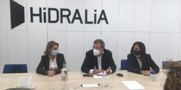 Hidralia contribuye un año más con juguetes y caramelos a cuatro asociaciones de Marbella