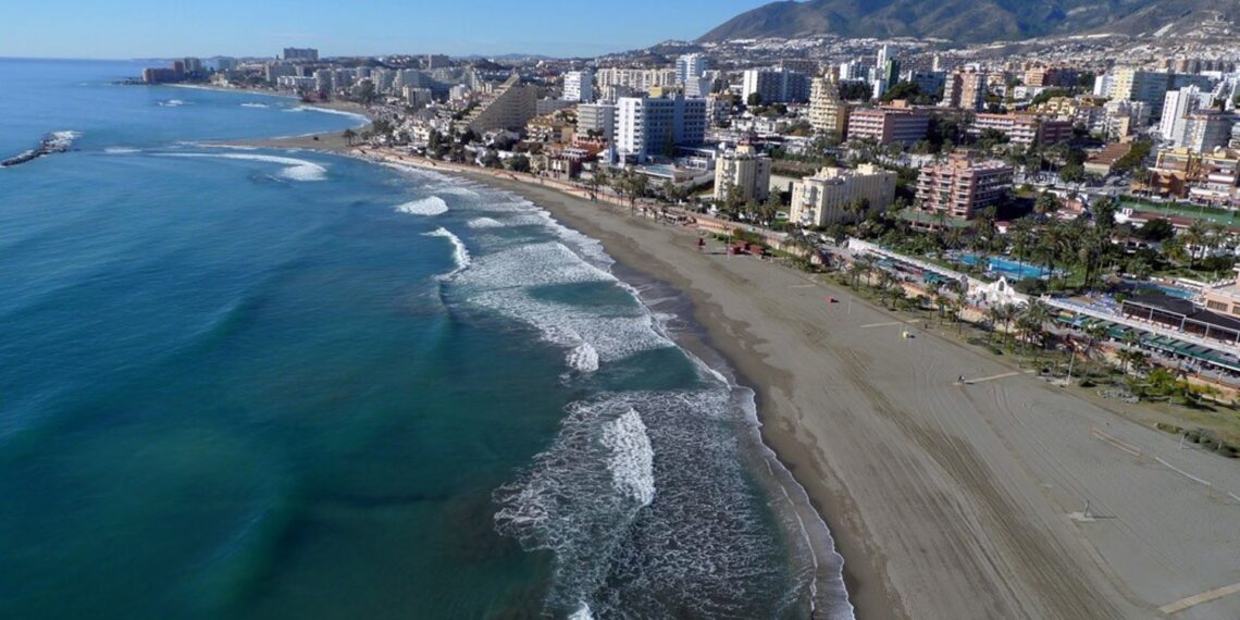 Benalmádena suspende las fiestas de Nochevieja del programa navideño por elevada incidencia de COVID