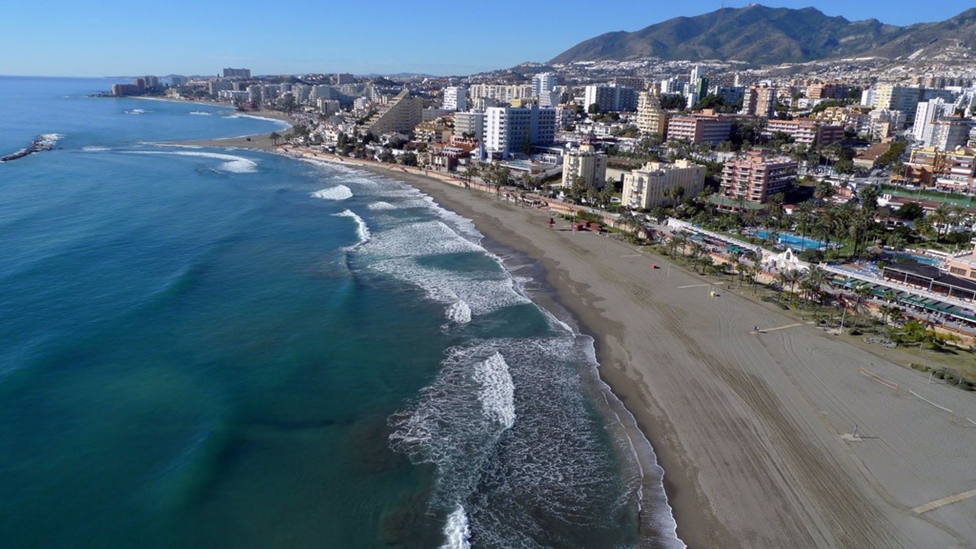 Dos detenidos, con más de 175 detenciones en su historia, por robar a turistas en Benalmádena