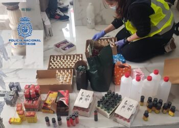 Tres detenidos por vender a través de las redes sociales drogas desde un piso de Torremolinos