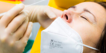 La resaca del primer fin de semana de Navidad dispara los contagios en la Costa del Sol