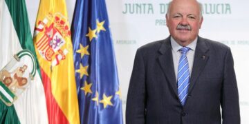 El consejero de Salud «no ve tan cerca» el fin de la sexta ola