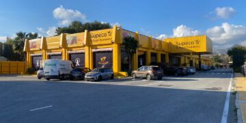 Carrefour inaugura en Estepona el octavo Supeco de Málaga