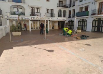Comienzan las obras de remodelación de las plazas del Puerto de la Duquesa