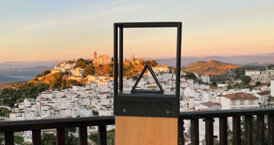 Avanza la puesta en marcha de la nueva Ruta Selfie de Casares