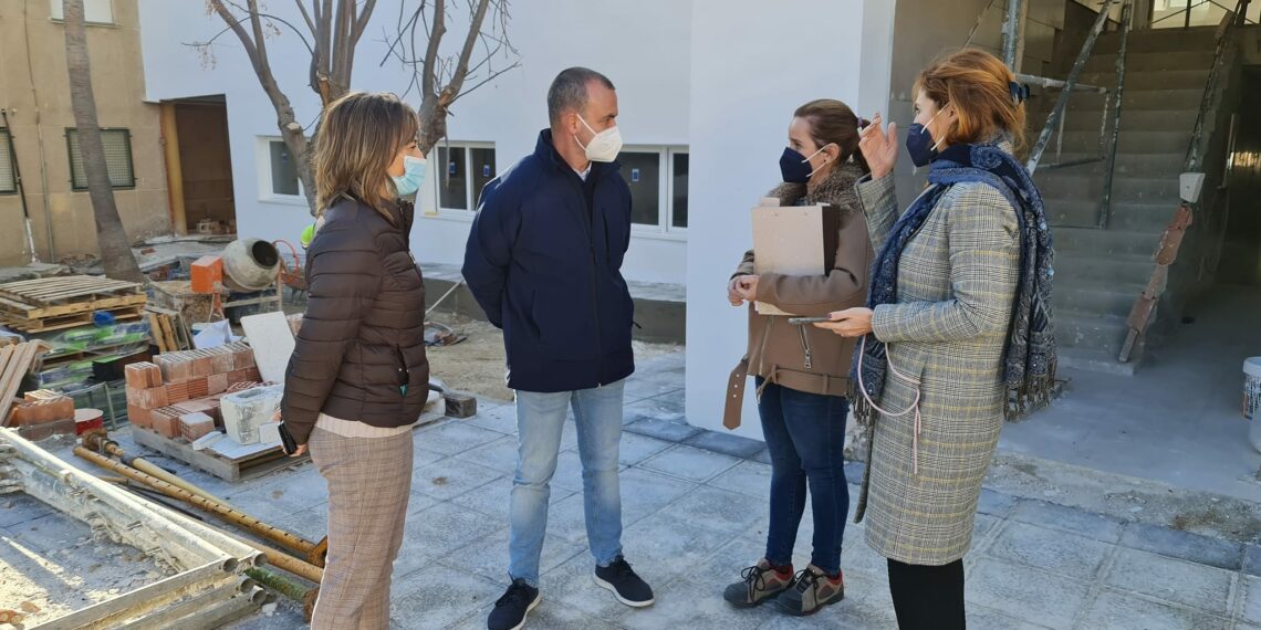 Continúan los trabajos en el colegio de Sabinillas, que se espera que acaben en marzo
