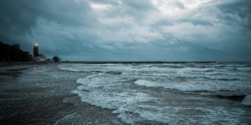 Aemet vuelve a activar el aviso naranja por viento en la Costa del Sol