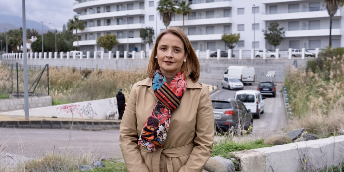 María García pide un puente sobreelevado en el río Guadaiza a su paso por el camino del Potril en Marbella
