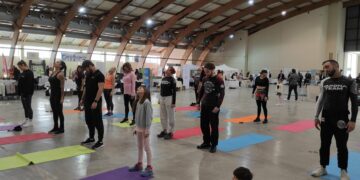 Decenas de personas se reúnen para hacer Fitness en apoyo a la protectora Triple A