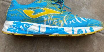 Marbella diseña unas zapatillas para promocionarse como destino para los runners