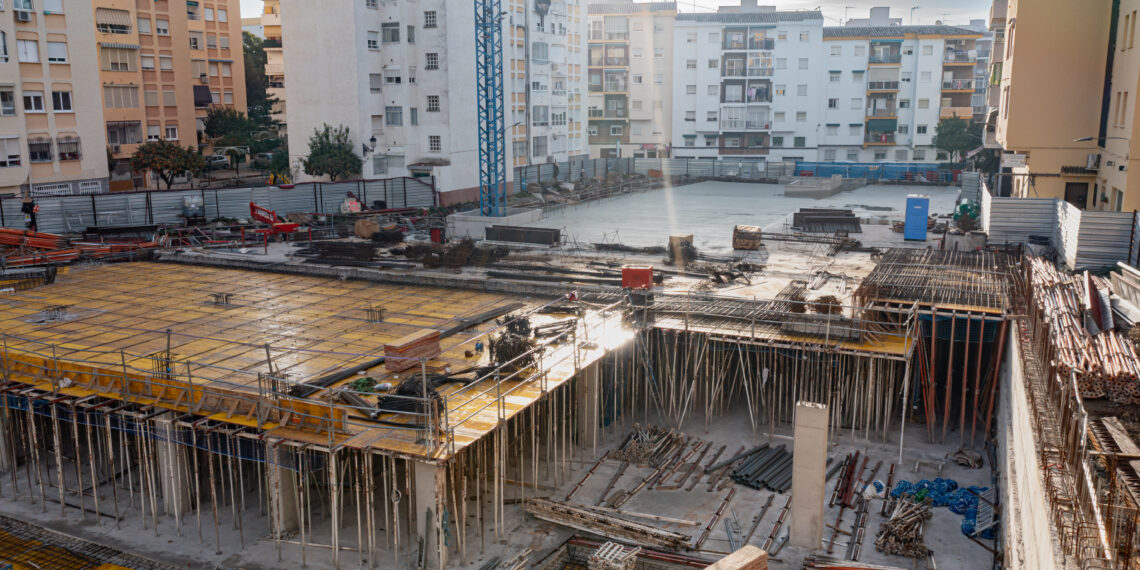 Las obras del segundo aparcamiento público en el centro de Estepona, al 90% de ejecución