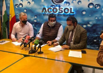 Acosol y la Comunidad de Propietarios El Rosario firman el convenio más demandado por los vecinos
