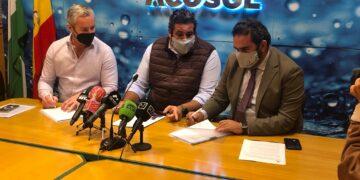 Acosol y la Comunidad de Propietarios El Rosario firman el convenio más demandado por los vecinos