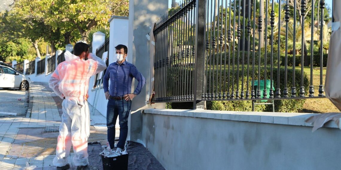 Cierran perimetralmente el parque El Capricho de Marbella para mejorar la seguridad y regular su horario