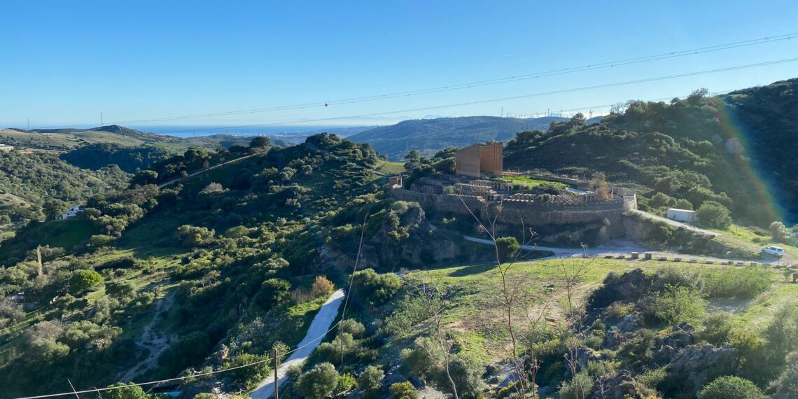 Un hombre y una mujer resultan heridos tras un grave accidente de tráfico en Casares