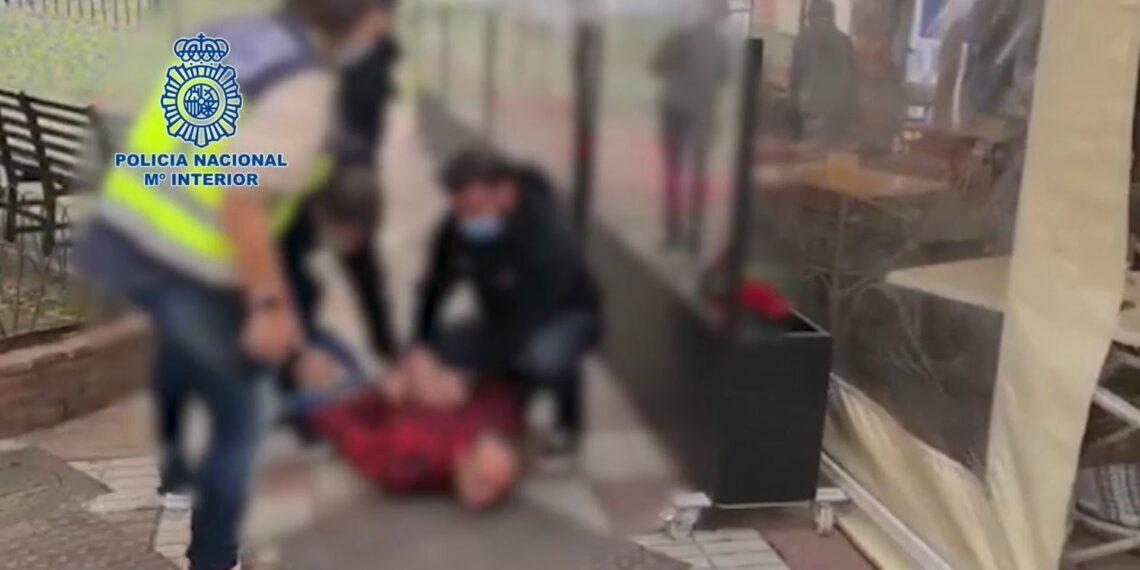 Detienen a cuatro hombres tras atracar varias gasolineras de Estepona a punta de pistola