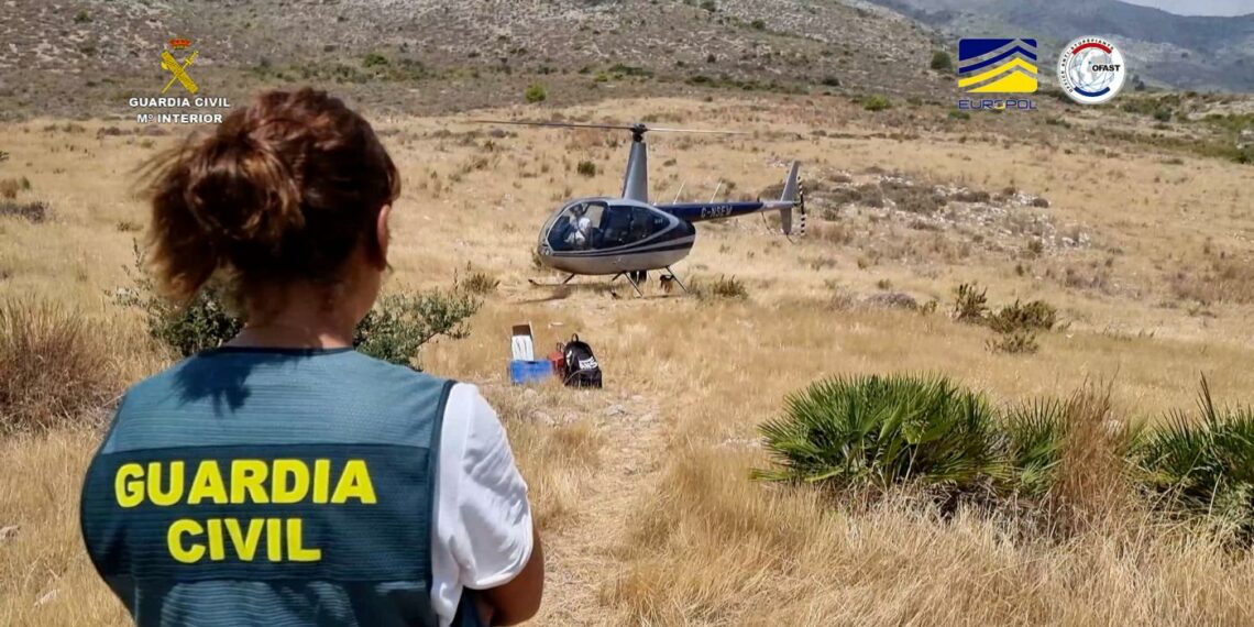 Desmantelan una banda internacional que traficaba con droga a través de helicópteros