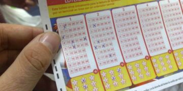 Dos vecinos de Casares y Sabinillas entre los premiados del Euromillón caído en La Línea