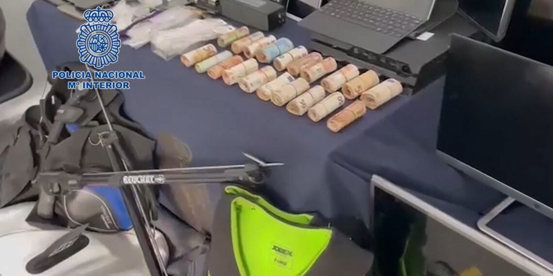 Detienen a la banda que robó de 70.000 euros de la caja fuerte de Starlite