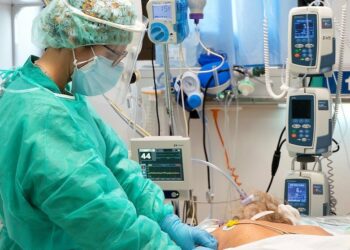 Las UCIS de Málaga se sitúan ya al 17% de ocupación