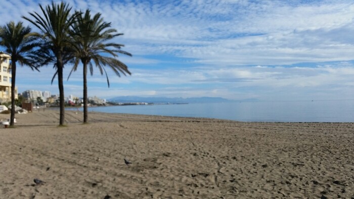 Encuentran el cadáver de un hombre en una playa de Benalmádena