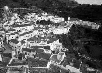 Un libro recopila las historias casareñas escritas por Benito Trujillano Mena