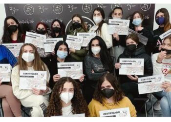 Formación para los jóvenes manilveños: «Iníciate y haz de ello tu profesión»