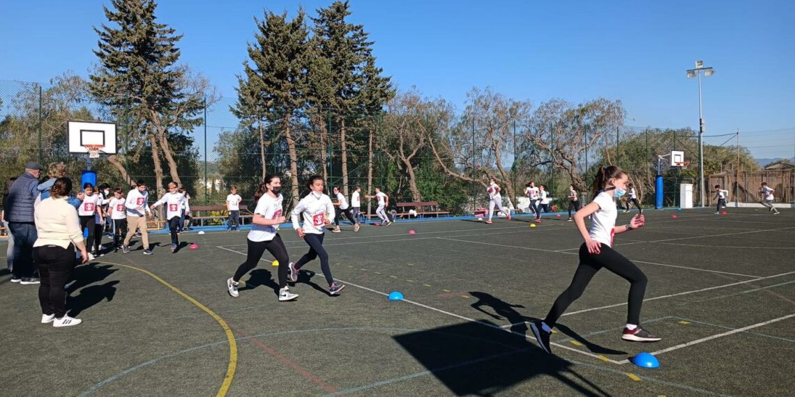 El colegio Los Almendros celebra  la carrera Kilómetros de Solidaridad a beneficio de Save The Children