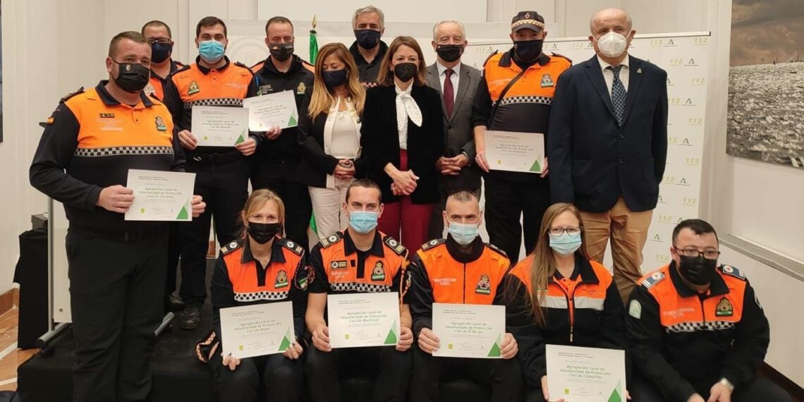 Protección Civil de Manilva, galardonada por su labor en el incendio de Sierra Bermeja