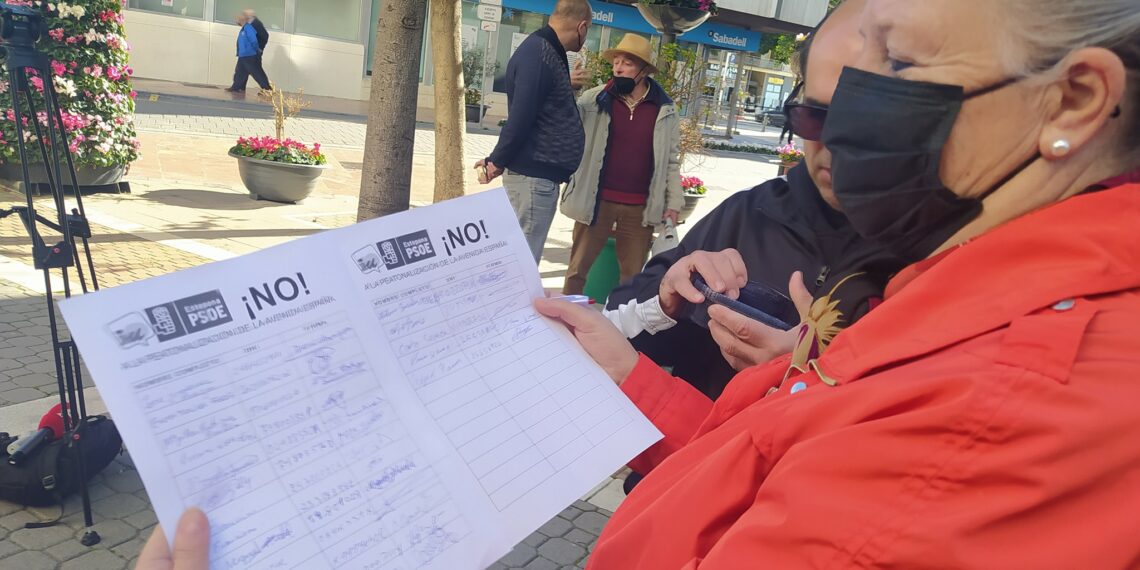 El PSOE de Estepona convoca una manifestación contra la peatonalización de avenida España