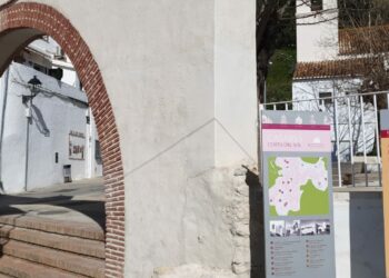 Finalizada la restauración del Arco del Llano de la Fuente y las Coperas con paneles informativos