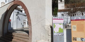 Finalizada la restauración del Arco del Llano de la Fuente y las Coperas con paneles informativos
