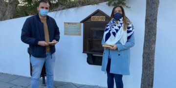 Bibliopark en Manilva: intercambio de libros a través de una caseta de madera