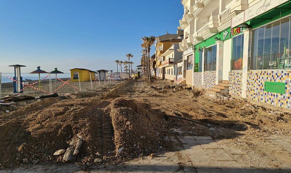 Avanzan a buen ritmo las obras del paseo marítimo de Sabinillas