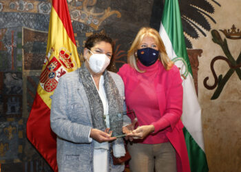 Ángeles Muñoz reconoce la labor de la ex gerente de la Agencia Sanitaria de la Costa del Sol