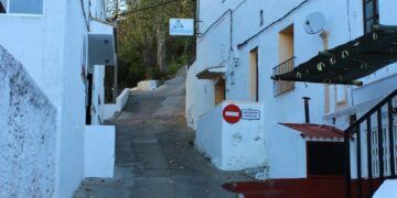 Unos trabajos de Endesa obligarán a cortar el acceso al Llano por Las Piletas en Casares