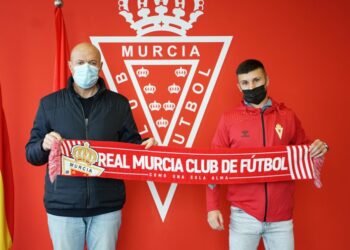 El ex del Unión Manilva Álvaro Becerra ficha por el Real Murcia