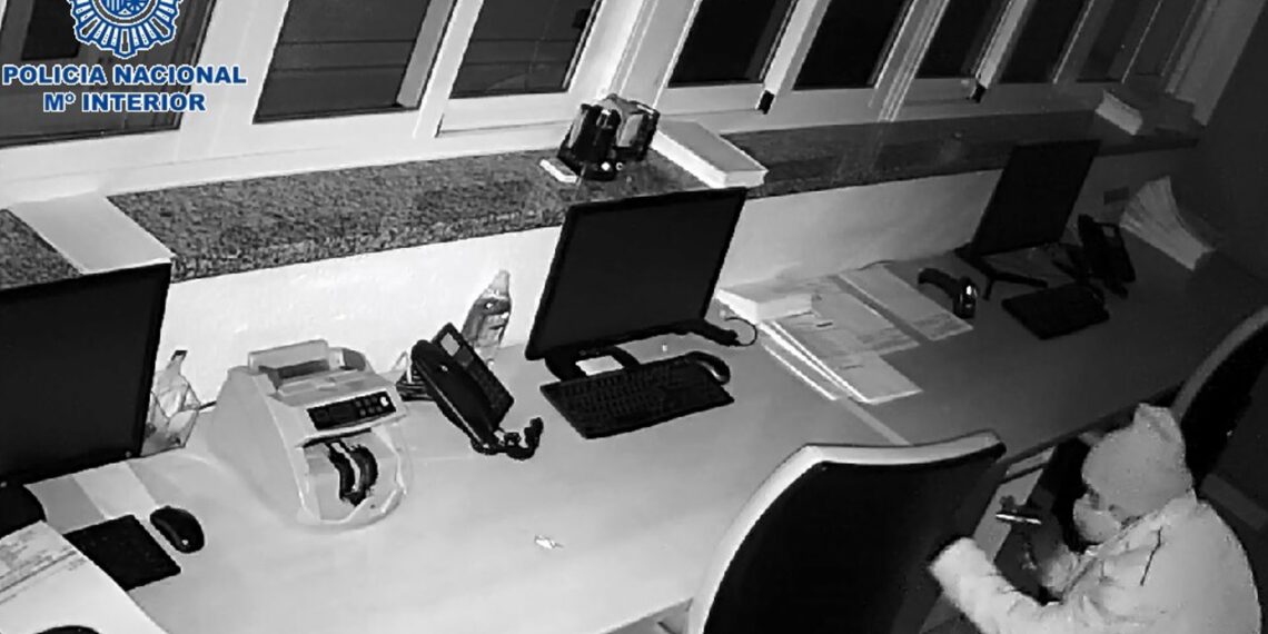 Dos detenidos por once robos en naves industriales de Málaga