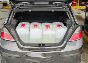 Incautados 200 litros de gasolina en Casares