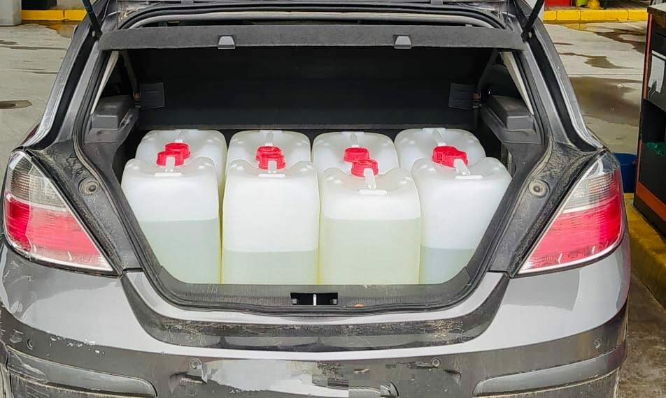 Incautados 200 litros de gasolina en Casares