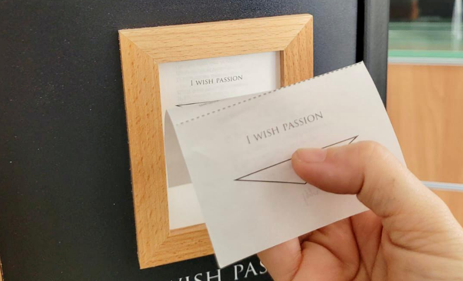 Benahavís reparte versos en el Día de la Poesía