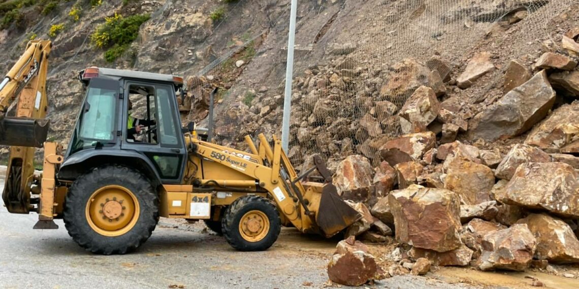 El viento y la lluvia ocasionan incidentes leves en Casares