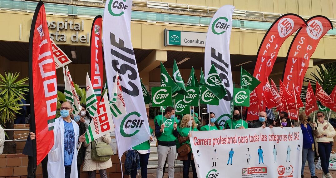 Los sindicatos se concentran en el Costa del Sol para reclamar complementos de profesionales sanitarios