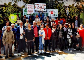 Más de medio centenar de personas se concentran en Marbella en el Día Mundial por el Clima