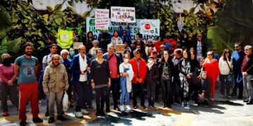 Más de medio centenar de personas se concentran en Marbella en el Día Mundial por el Clima