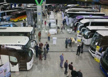El sector del autobús ofrece su flota para trasladar a Málaga a los refugiados ucranianos